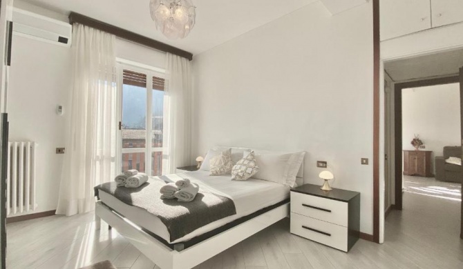 Lake View Apartment