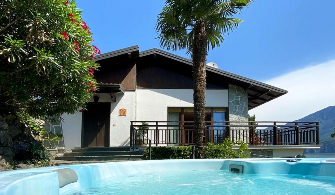 Villa Pescarino con vista lago e idromassaggio