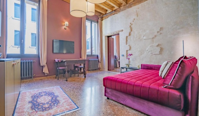 Corte Rubbi 7 Deluxe Apartment