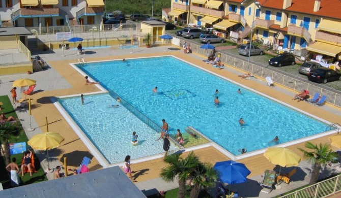 Residence in Rosolina Mare perfect for a family or friends