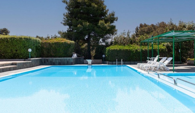 Villa piscina vista mare vicino spiaggia mare m452